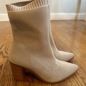 Cute, versatile knit booties